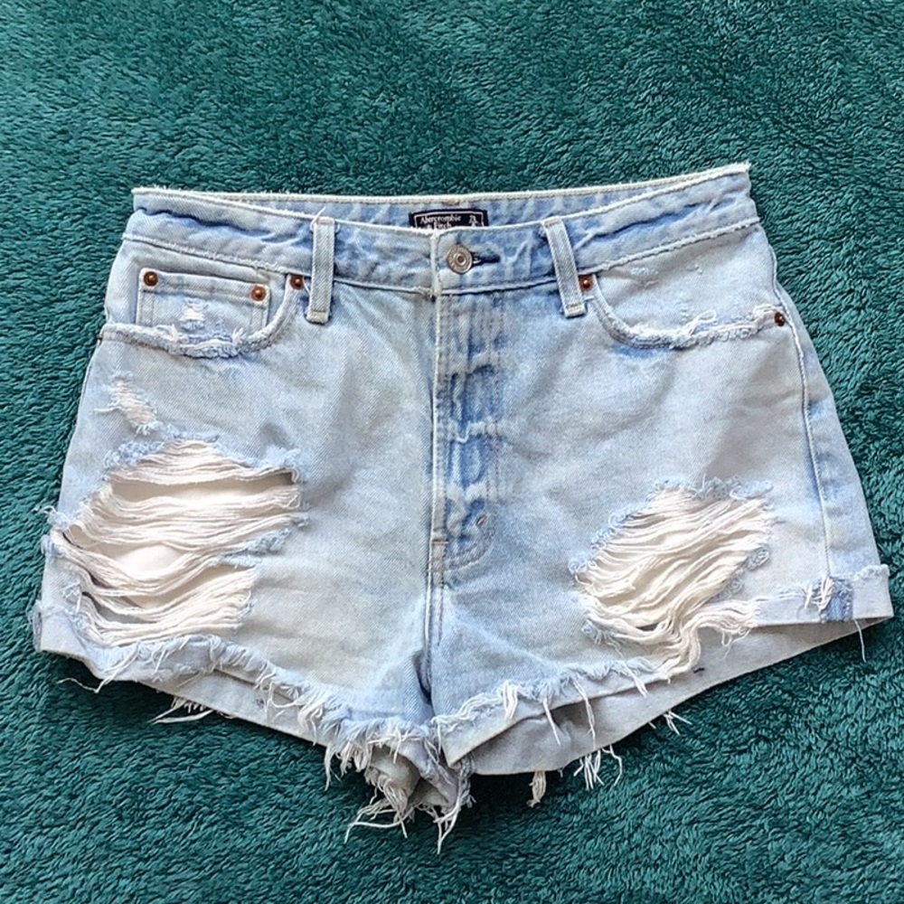 Abercrombie High Rise Light Denim Annie shorts, destroyed, size 6